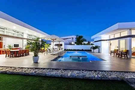 Top Recommended Private Vacation Villa With Pool, Beach Access, Resort Amenities - White Villas V9